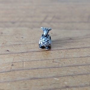 Pandora Retired Giraffe